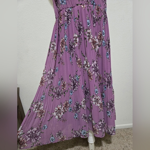 Torrid Lavender Purple Floral Chiffon Midi Dress Pleated Skirt Size 1X - Picture 5 of 14